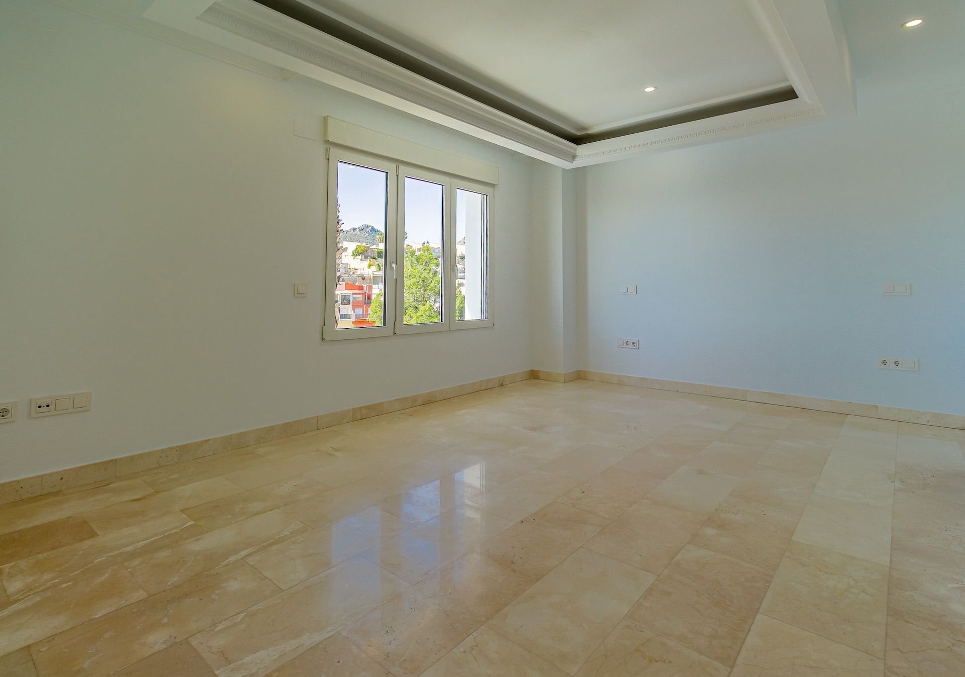 Hus i La Nucia, Alicante, Spanien 3 sovrum, 632 kvm. Nr. 100676
