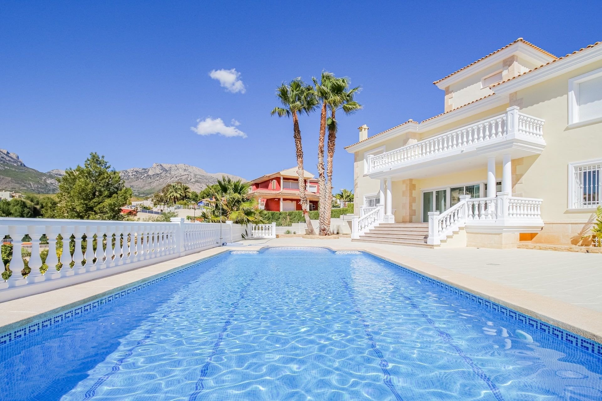 Hus i La Nucia, Alicante, Spanien 3 sovrum, 632 kvm. Nr. 100676