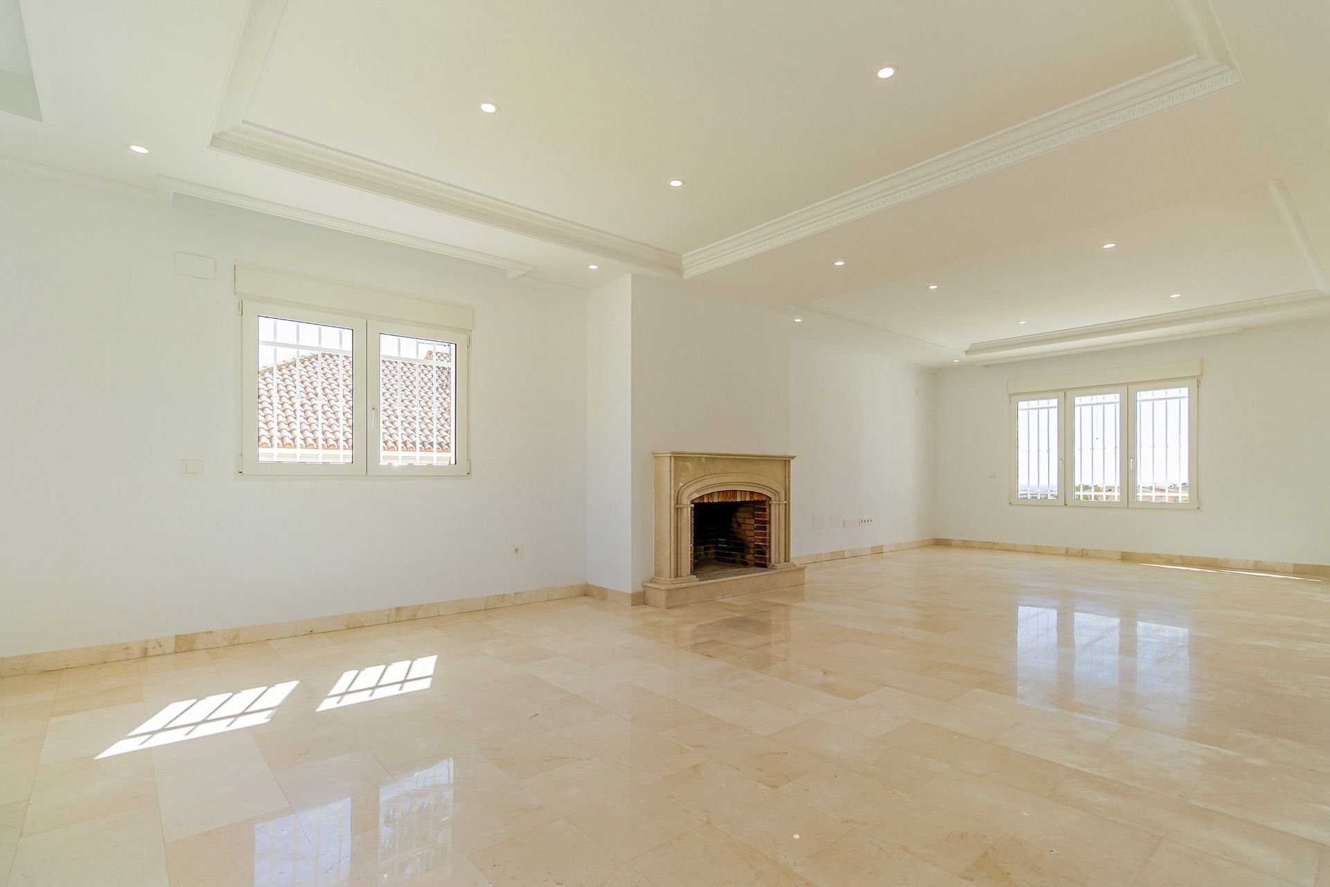 Hus i La Nucia, Alicante, Spanien 3 sovrum, 632 kvm. Nr. 100676