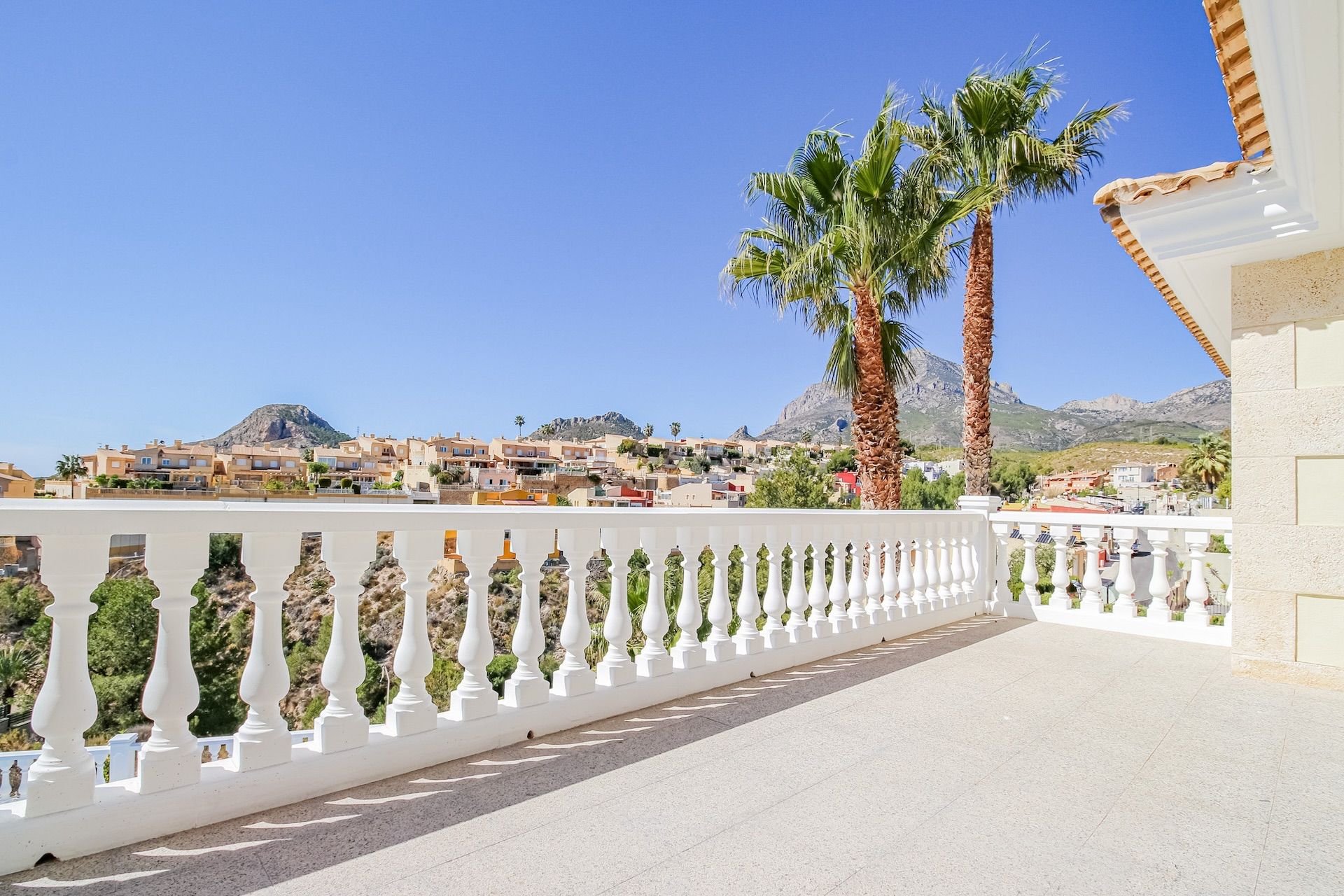 Hus i La Nucia, Alicante, Spanien 3 sovrum, 632 kvm. Nr. 100676