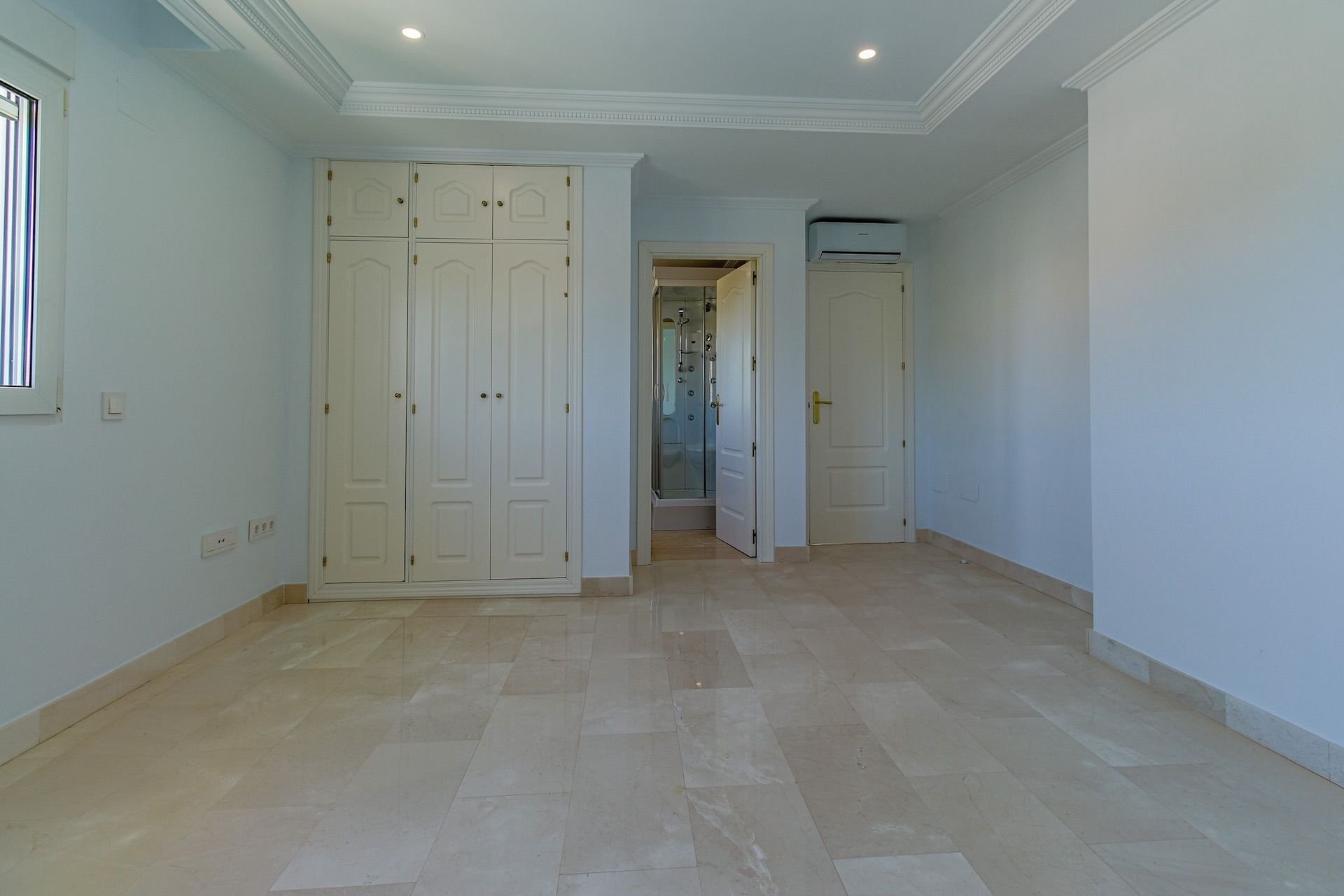 Hus i La Nucia, Alicante, Spanien 3 sovrum, 632 kvm. Nr. 100676