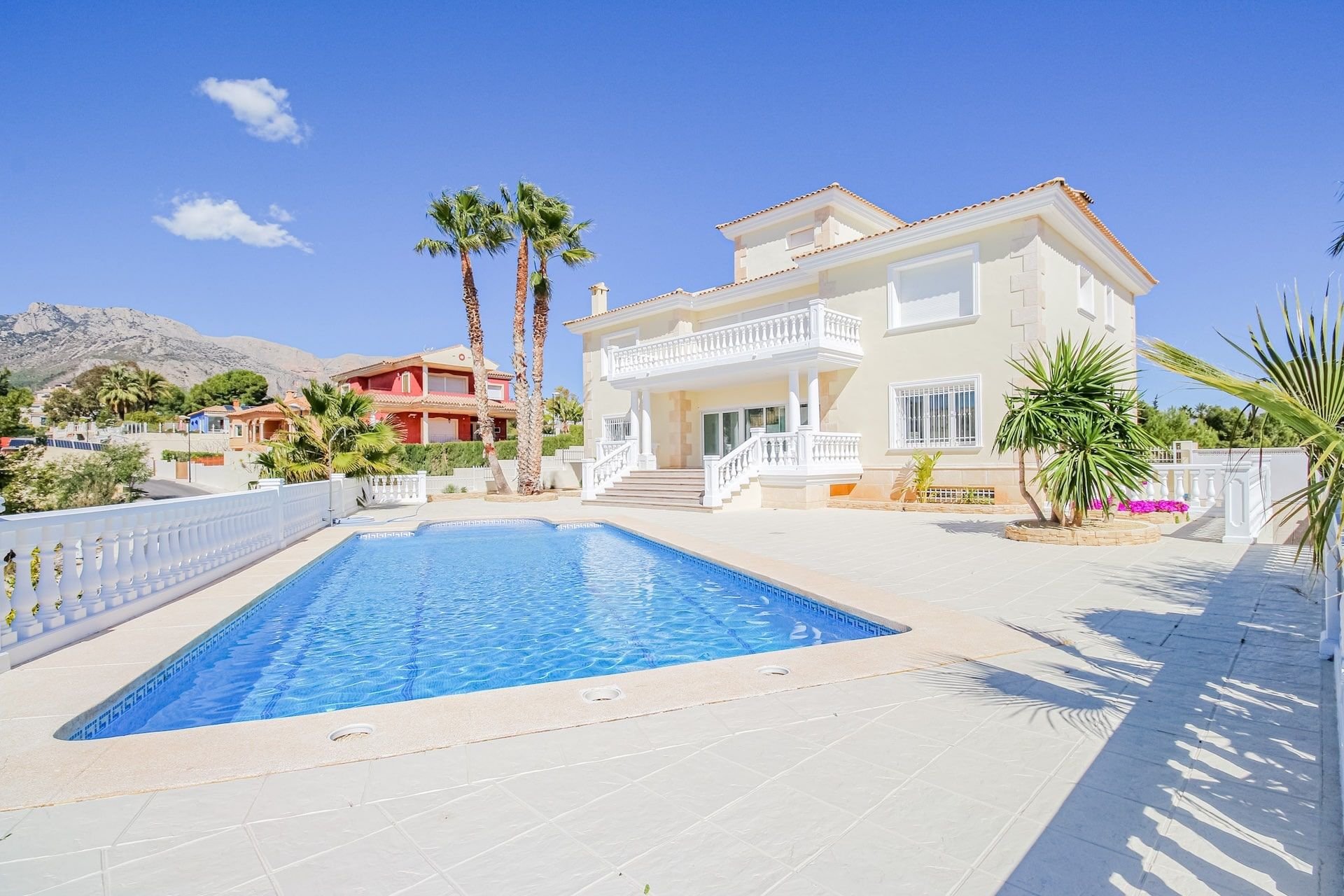Hus i La Nucia, Alicante, Spanien 3 sovrum, 632 kvm. Nr. 100676