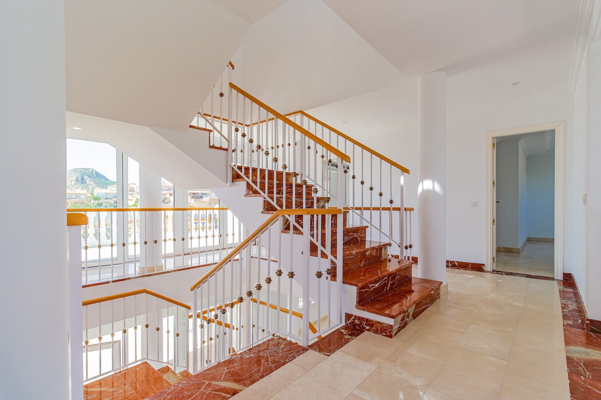 Hus i La Nucia, Alicante, Spanien 3 sovrum, 632 kvm. Nr. 100676