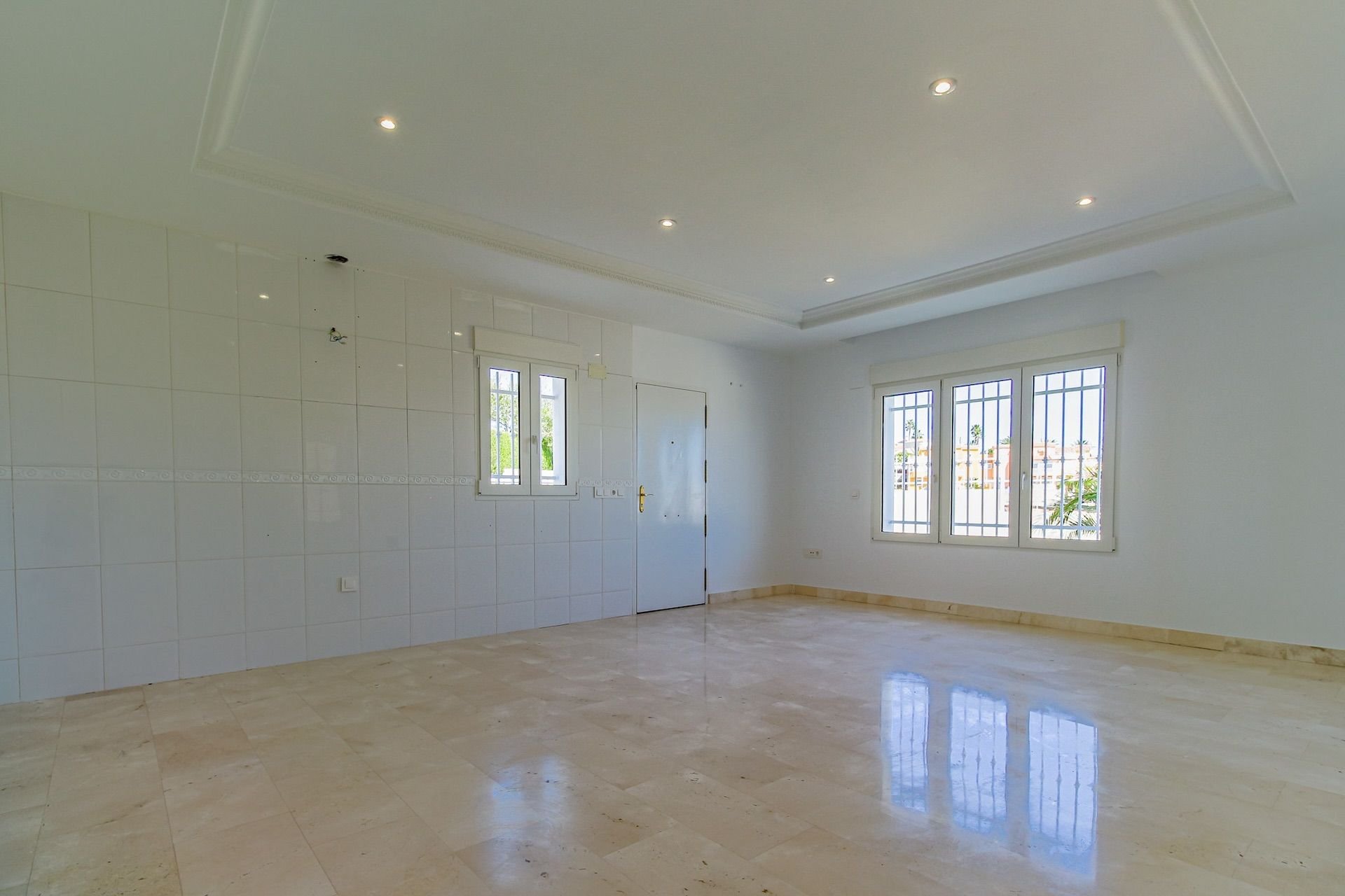 Hus i La Nucia, Alicante, Spanien 3 sovrum, 632 kvm. Nr. 100676