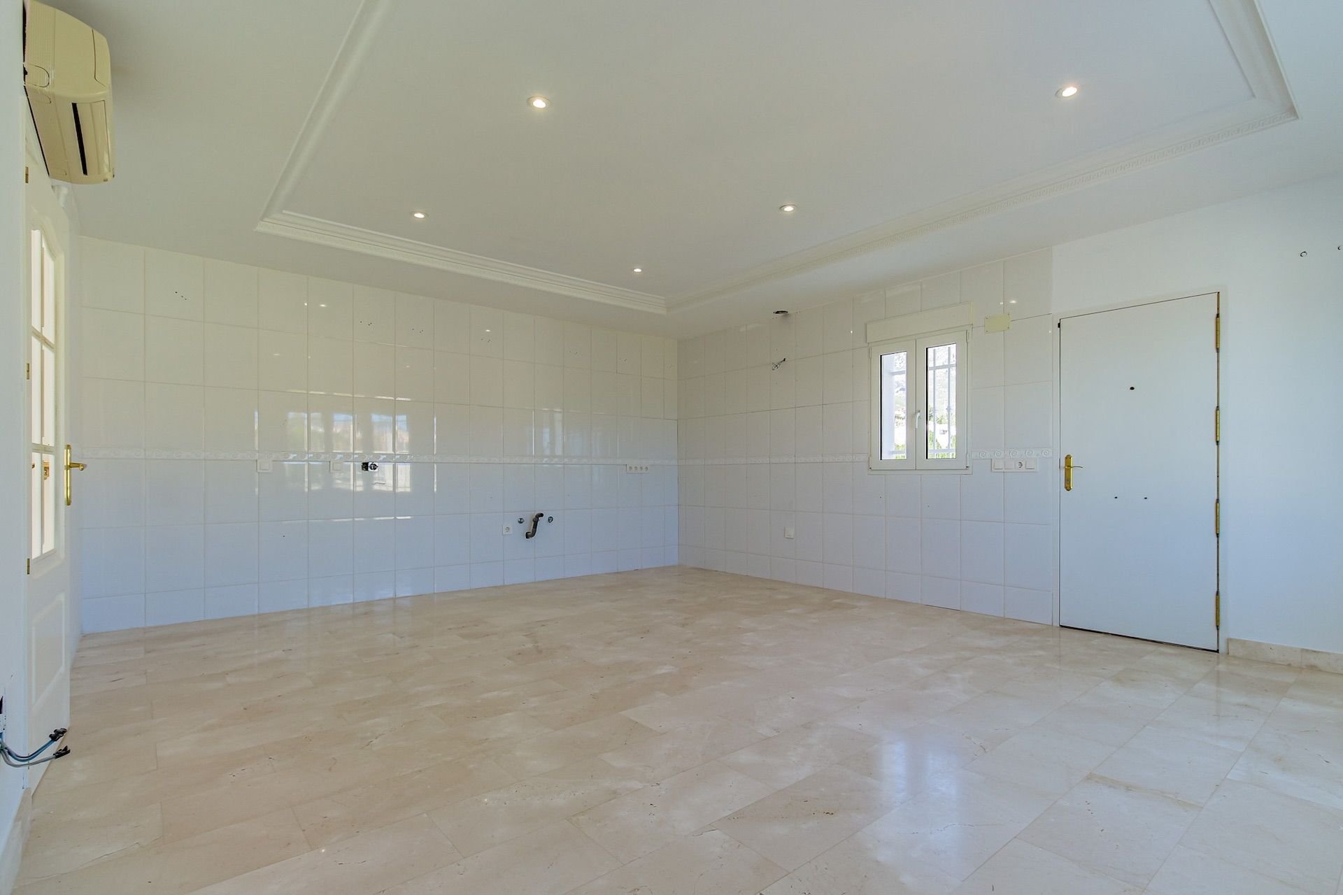 Hus i La Nucia, Alicante, Spanien 3 sovrum, 632 kvm. Nr. 100676