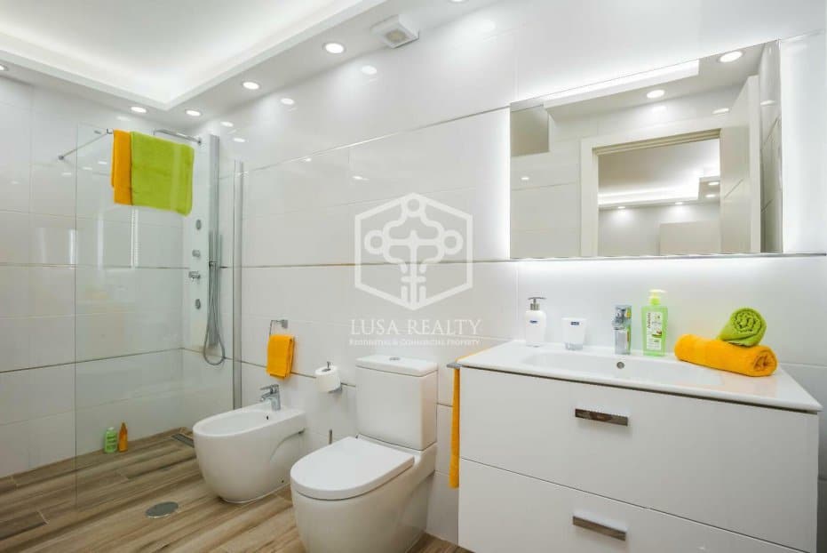 Villa in Adeje, Tenerife, Spanien 6 Schlafzimmer, 350 m2 Nr. 111104