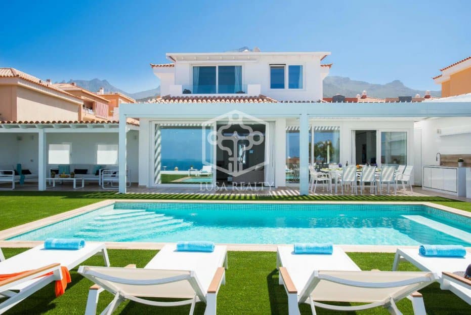 Villa in Adeje, Tenerife, Spanien 6 Schlafzimmer, 350 m2 Nr. 111104