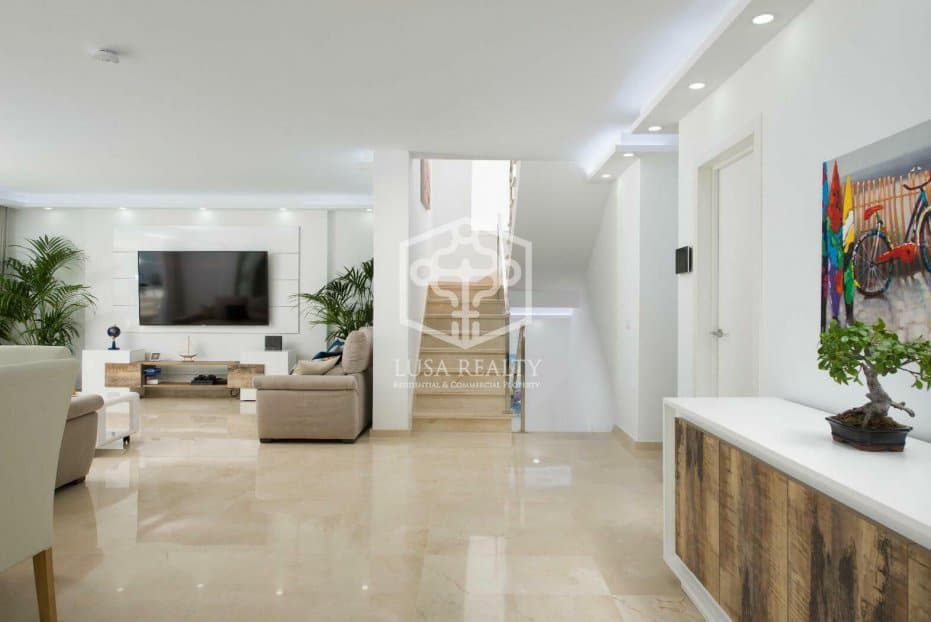 Villa in Adeje, Tenerife, Spanien 6 Schlafzimmer, 350 m2 Nr. 111104