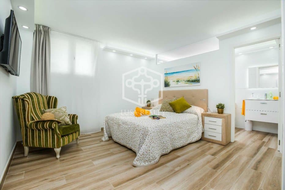 Villa in Adeje, Tenerife, Spanien 6 Schlafzimmer, 350 m2 Nr. 111104