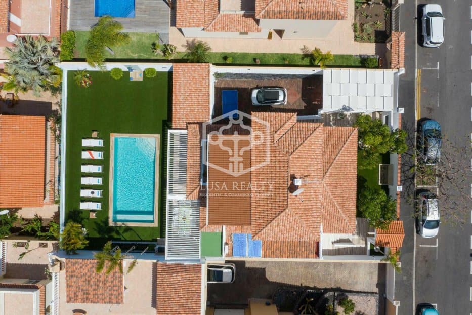 Villa in Adeje, Tenerife, Spanien 6 Schlafzimmer, 350 m2 Nr. 111104