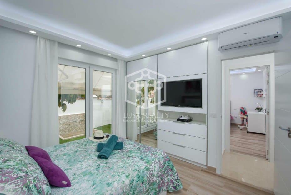 Villa in Adeje, Tenerife, Spanien 6 Schlafzimmer, 350 m2 Nr. 111104