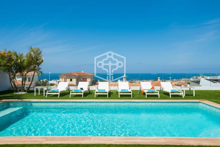 Villa in Adeje, Tenerife, Spanien 6 Schlafzimmer, 350 m2 Nr. 111104