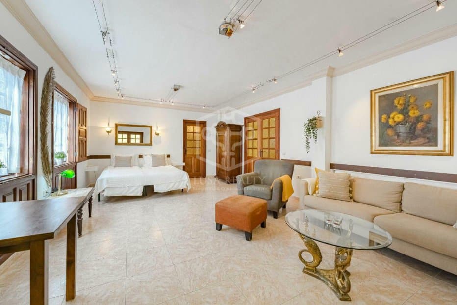 Propiedad comercial en Guía de Isora, Tenerife, España 5 dormitorios, 368 m2 No. 111085