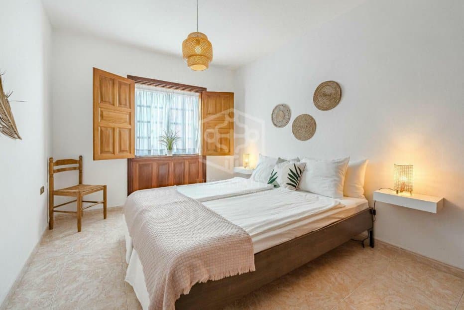 Propiedad comercial en Guía de Isora, Tenerife, España 5 dormitorios, 368 m2 No. 111085