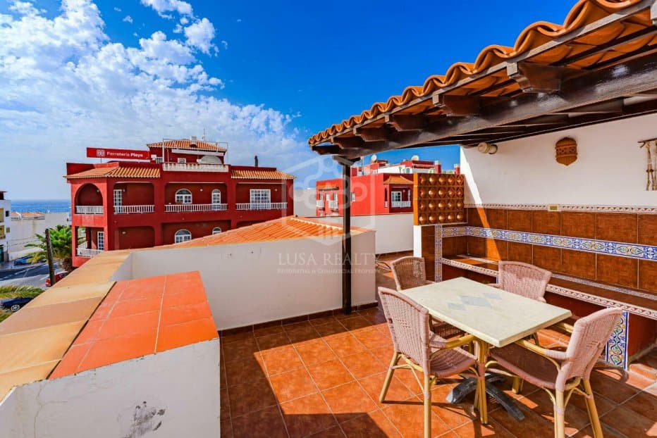 Propiedad comercial en Guía de Isora, Tenerife, España 5 dormitorios, 368 m2 No. 111085