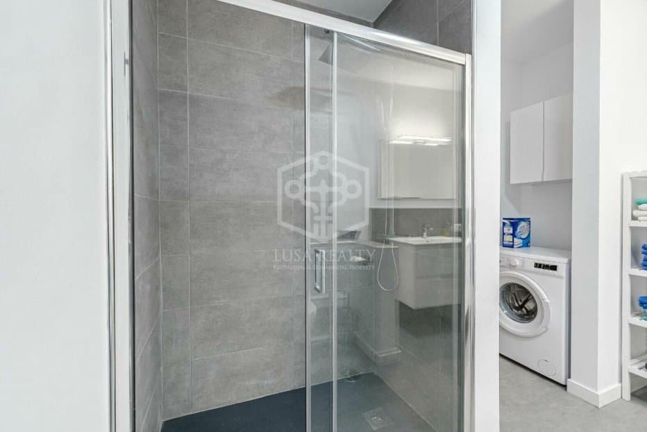Propiedad comercial en Guía de Isora, Tenerife, España 5 dormitorios, 368 m2 No. 111085