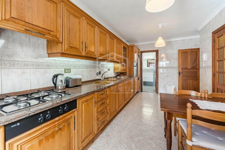 Propiedad comercial en Guía de Isora, Tenerife, España 5 dormitorios, 368 m2 No. 111085