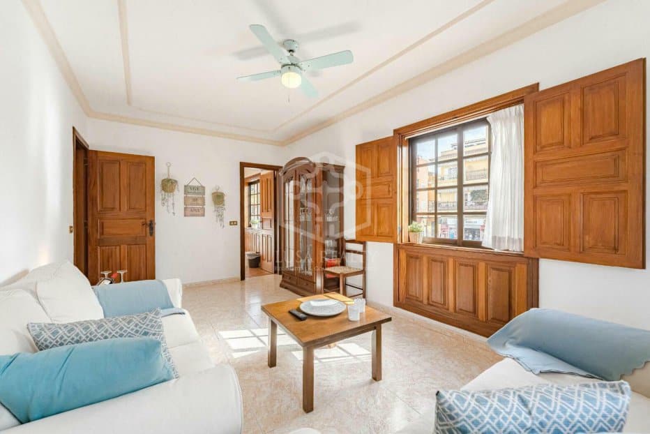 Propiedad comercial en Guía de Isora, Tenerife, España 5 dormitorios, 368 m2 No. 111085