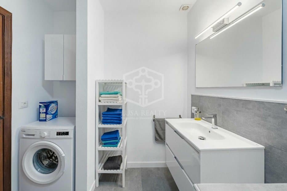 Propiedad comercial en Guía de Isora, Tenerife, España 5 dormitorios, 368 m2 No. 111085