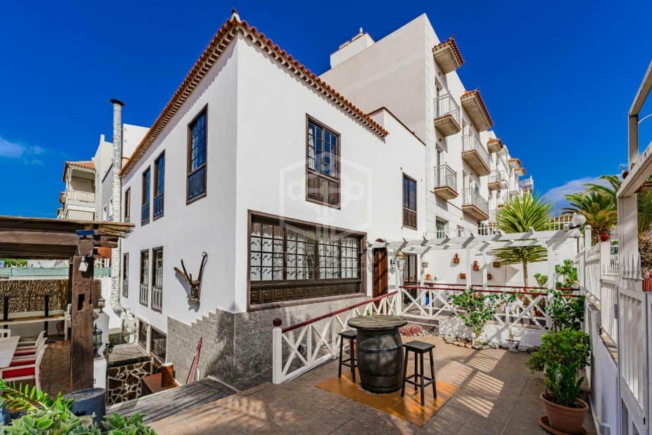 Propiedad comercial en Guía de Isora, Tenerife, España 5 dormitorios, 368 m2 No. 111085