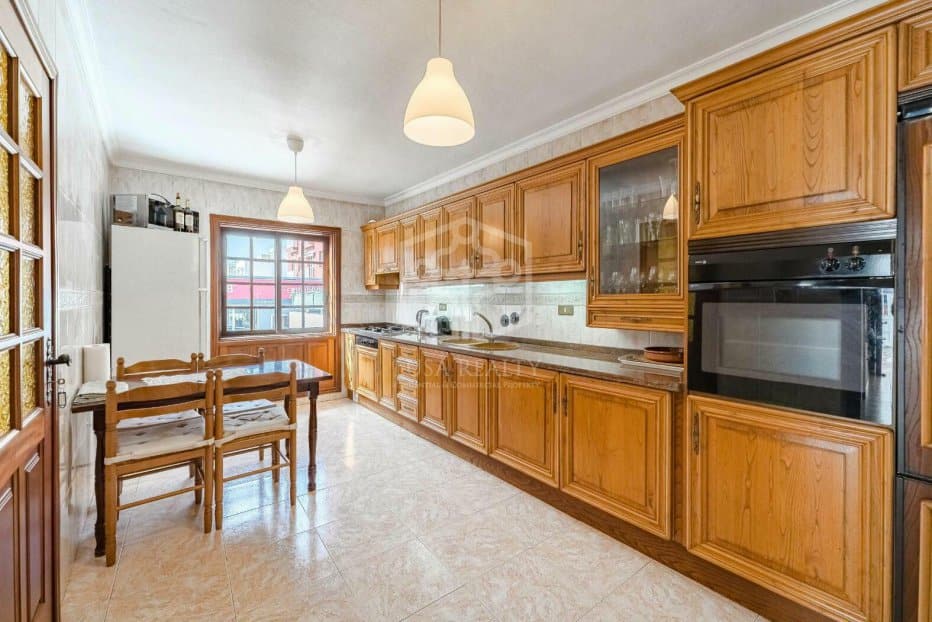 Propiedad comercial en Guía de Isora, Tenerife, España 5 dormitorios, 368 m2 No. 111085