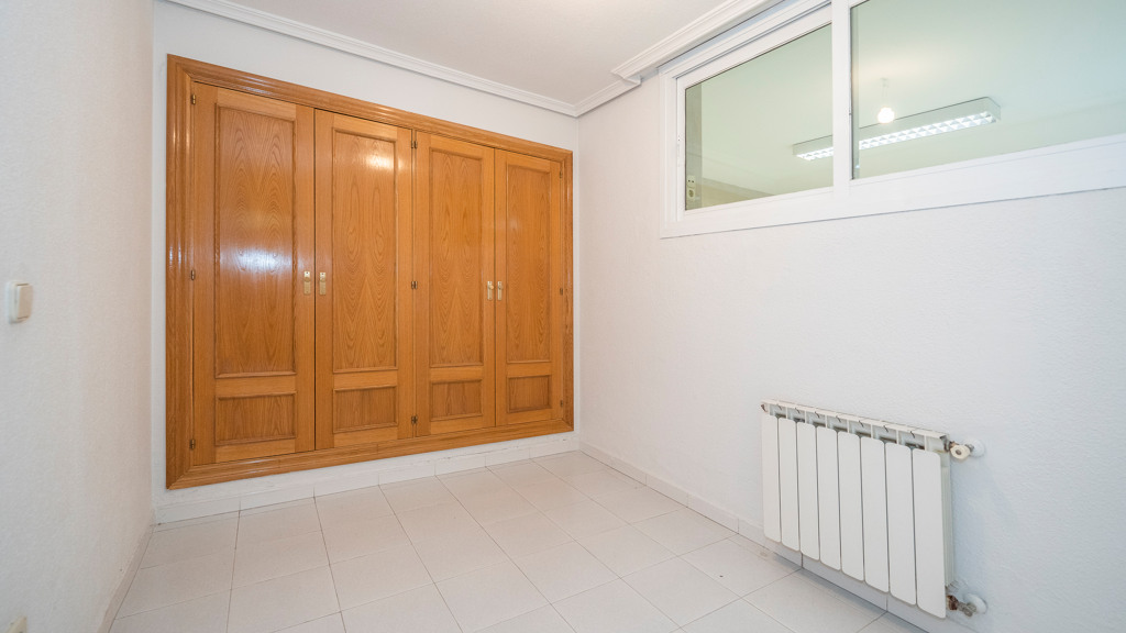 Hus i Madrid, Spanien 6 sovrum, 500 kvm. Nr. 105721