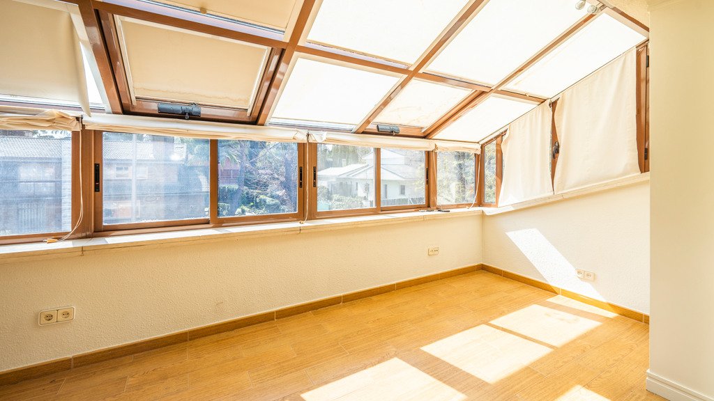 Hus i Madrid, Spanien 6 sovrum, 500 kvm. Nr. 105721