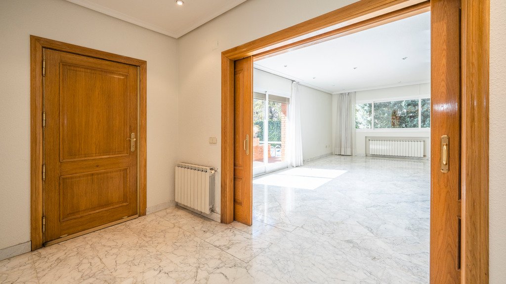 Hus i Madrid, Spanien 6 sovrum, 500 kvm. Nr. 105721