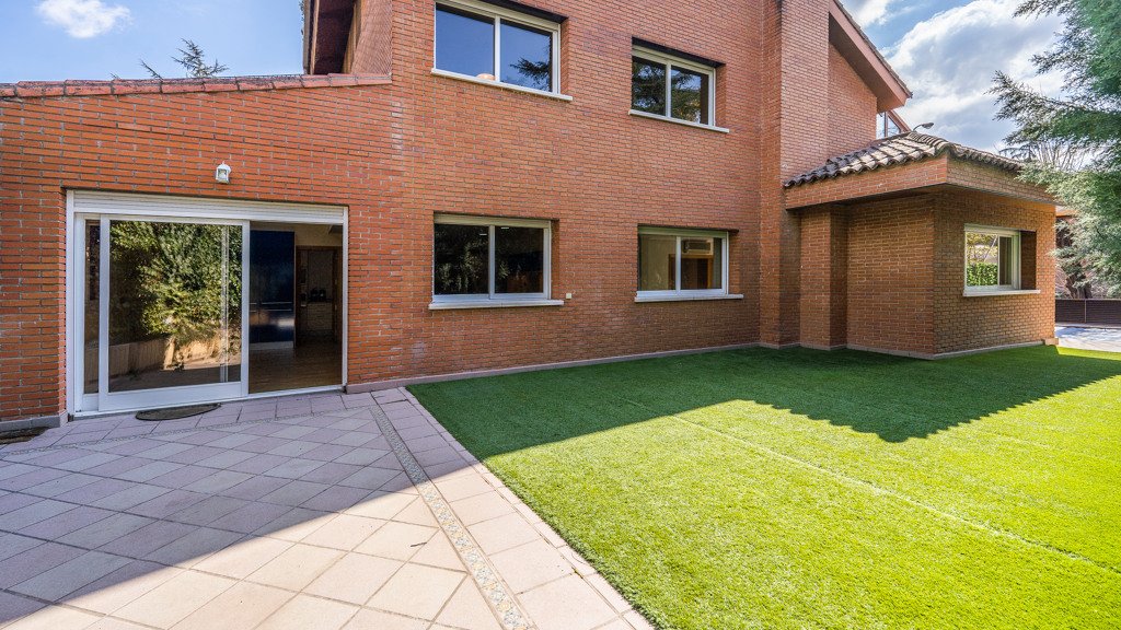 Hus i Madrid, Spanien 6 sovrum, 500 kvm. Nr. 105721