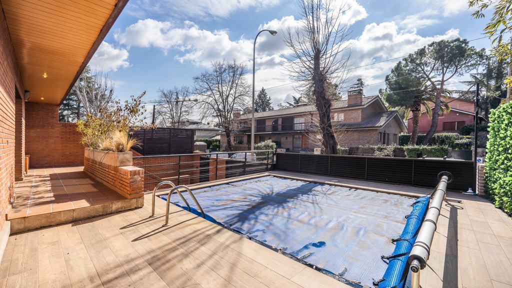 Hus i Madrid, Spanien 6 sovrum, 500 kvm. Nr. 105721