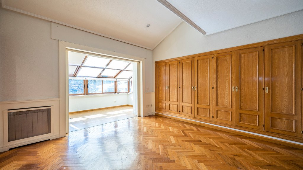 Hus i Madrid, Spanien 6 sovrum, 500 kvm. Nr. 105721