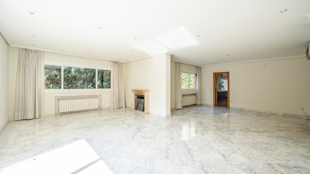 Hus i Madrid, Spanien 6 sovrum, 500 kvm. Nr. 105721
