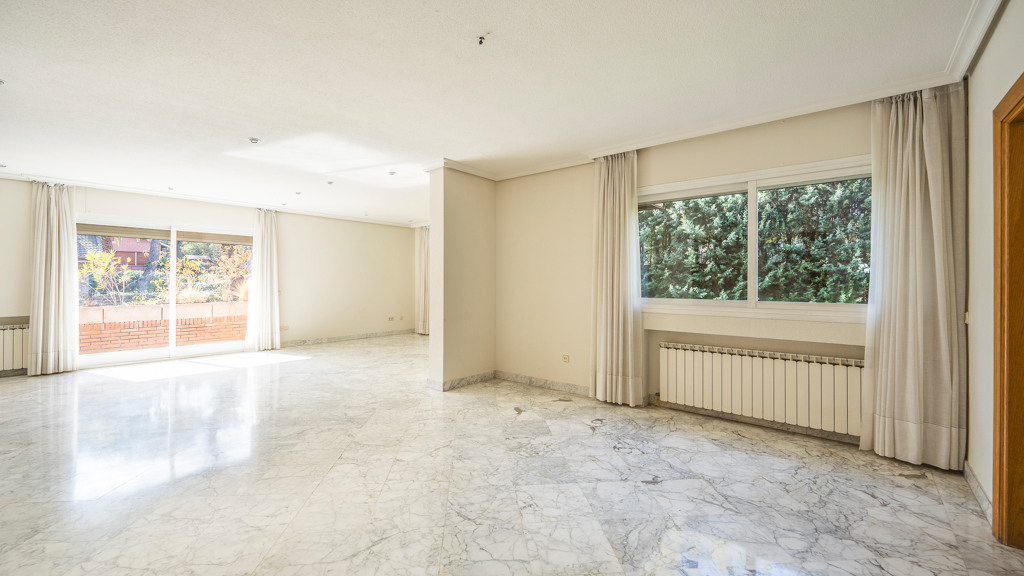 Hus i Madrid, Spanien 6 sovrum, 500 kvm. Nr. 105721
