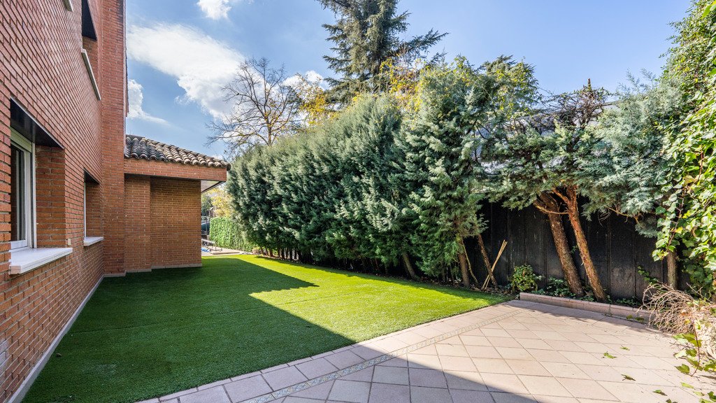Hus i Madrid, Spanien 6 sovrum, 500 kvm. Nr. 105721