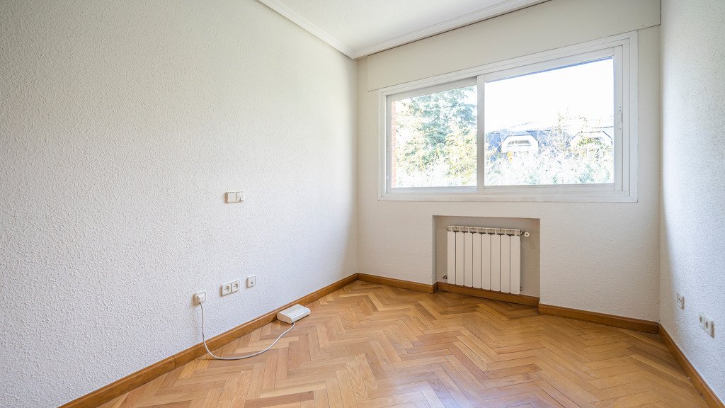 Hus i Madrid, Spanien 6 sovrum, 500 kvm. Nr. 105721