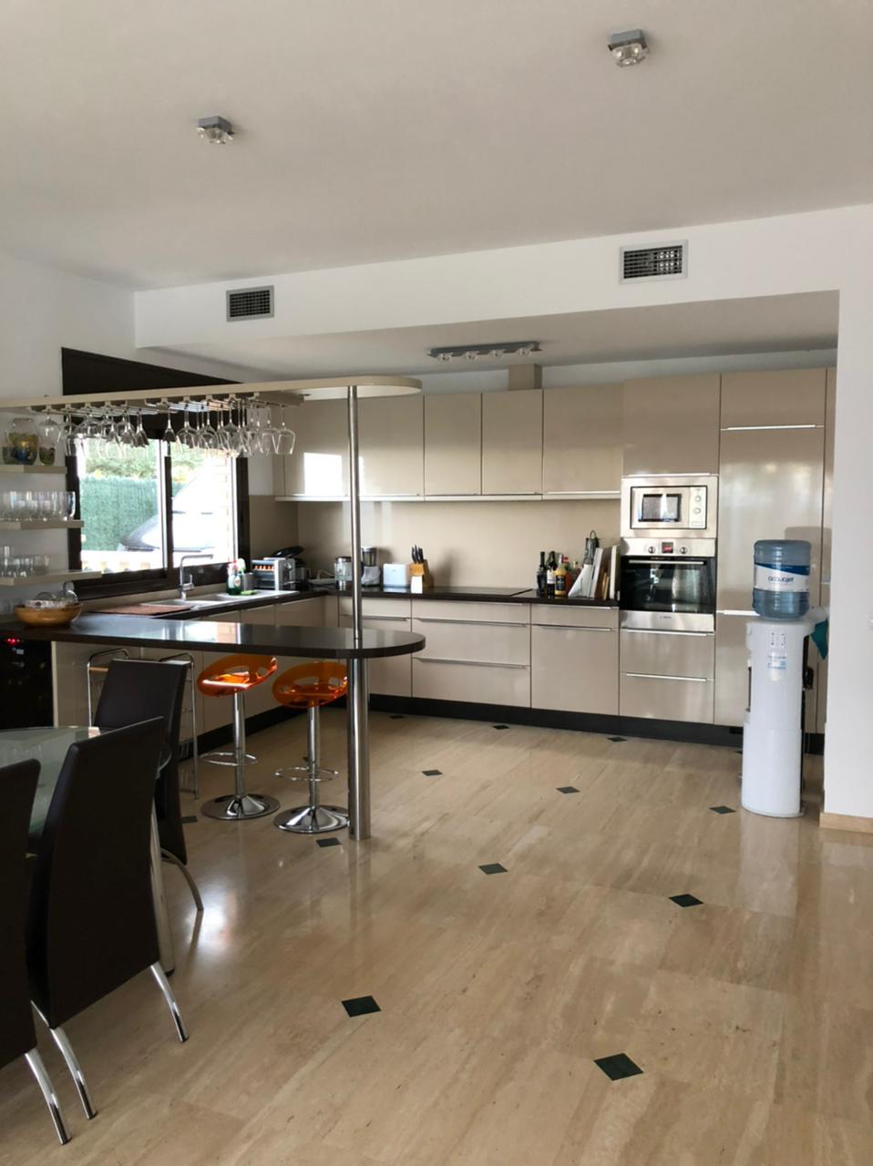 Hus i Lloret de Mar, Girona, Spanien 4 sovrum, 330 kvm. Nr. 23016