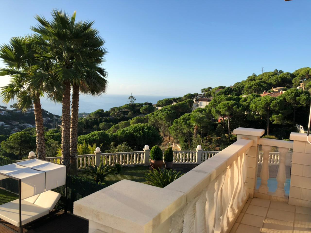 Hus i Lloret de Mar, Girona, Spanien 4 sovrum, 330 kvm. Nr. 23016