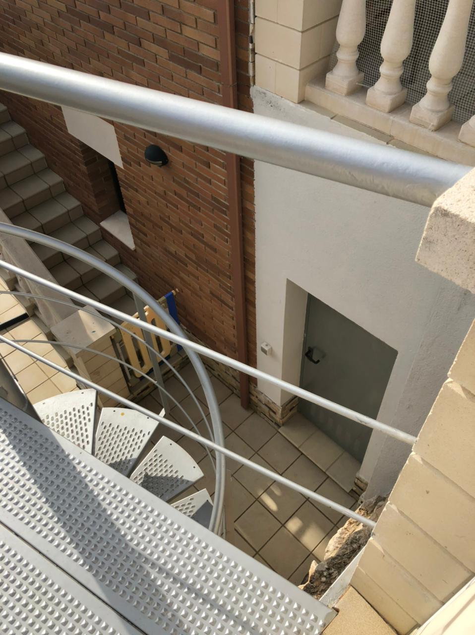 Hus i Lloret de Mar, Girona, Spanien 4 sovrum, 330 kvm. Nr. 23016