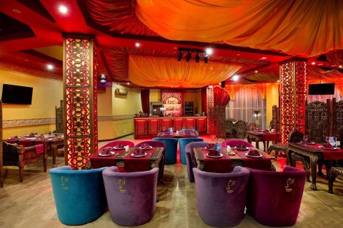 Commercial property in Ciutat Vella, Barcelona, Spain 125 sq.m. No. 40023