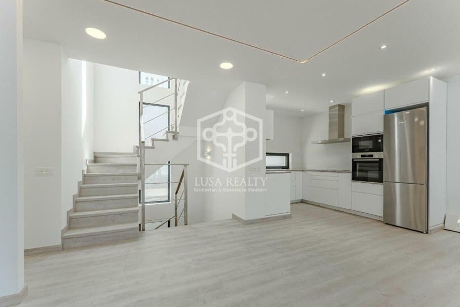 Villa i Adeje, Tenerife, Spanien 4 sovrum, 391 kvm. Nr. 97000