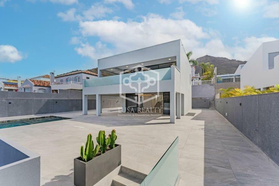 Villa i Adeje, Tenerife, Spanien 4 sovrum, 391 kvm. Nr. 97000