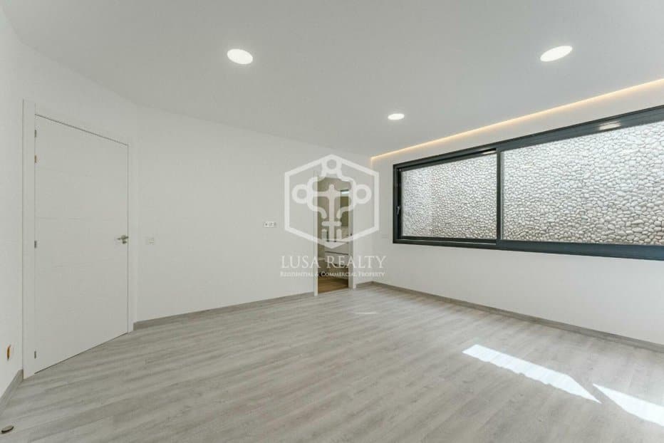 Villa i Adeje, Tenerife, Spanien 4 sovrum, 391 kvm. Nr. 97000