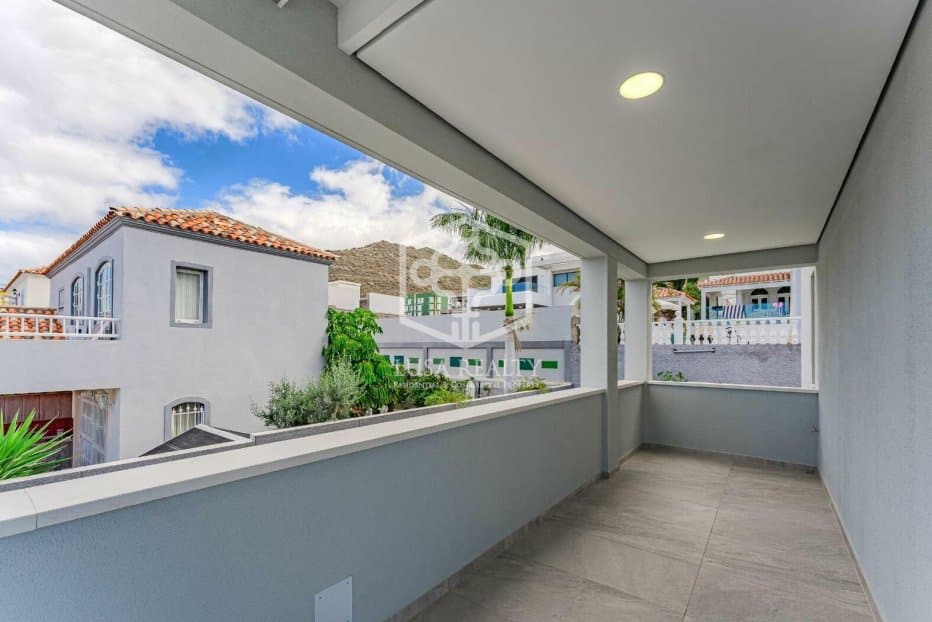 Villa i Adeje, Tenerife, Spanien 4 sovrum, 391 kvm. Nr. 97000
