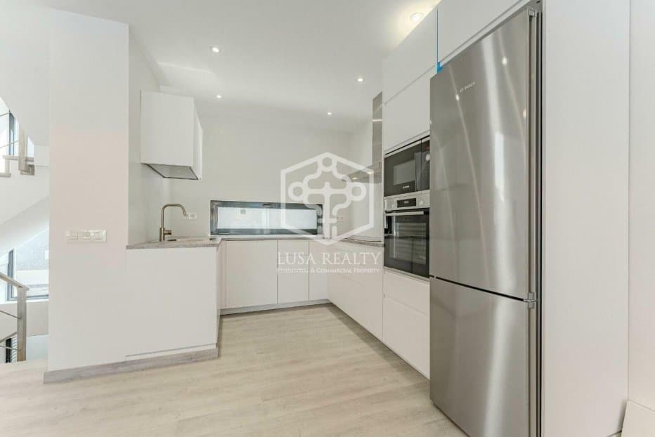 Villa i Adeje, Tenerife, Spanien 4 sovrum, 391 kvm. Nr. 97000
