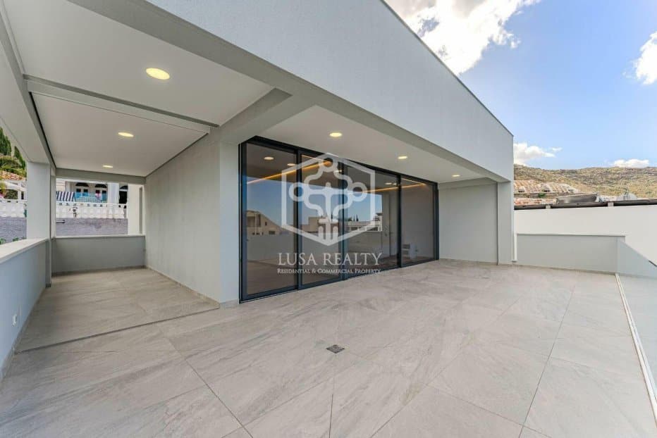 Villa i Adeje, Tenerife, Spanien 4 sovrum, 391 kvm. Nr. 97000