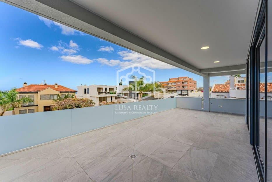 Villa i Adeje, Tenerife, Spanien 4 sovrum, 391 kvm. Nr. 97000