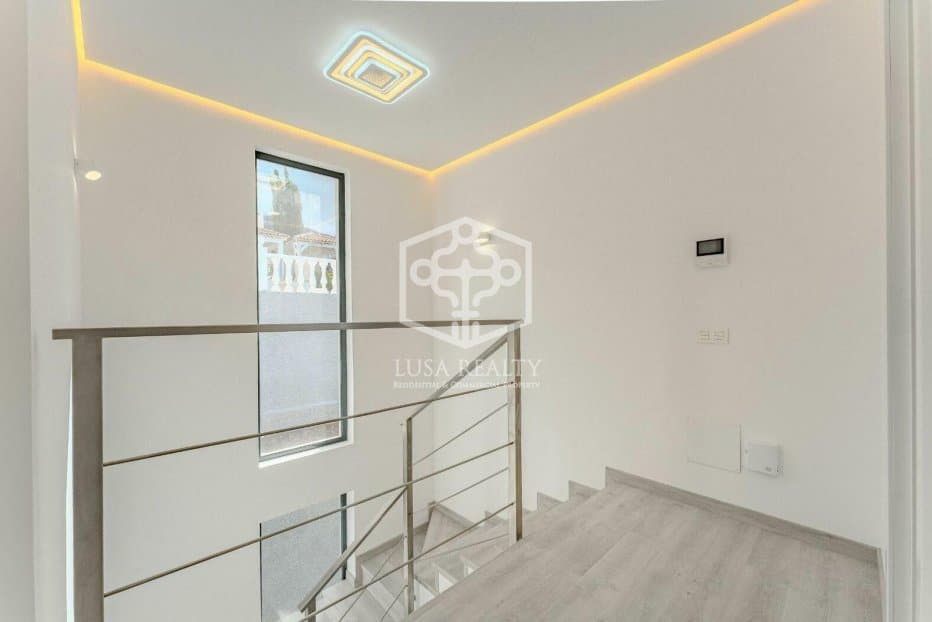 Villa i Adeje, Tenerife, Spanien 4 sovrum, 391 kvm. Nr. 97000