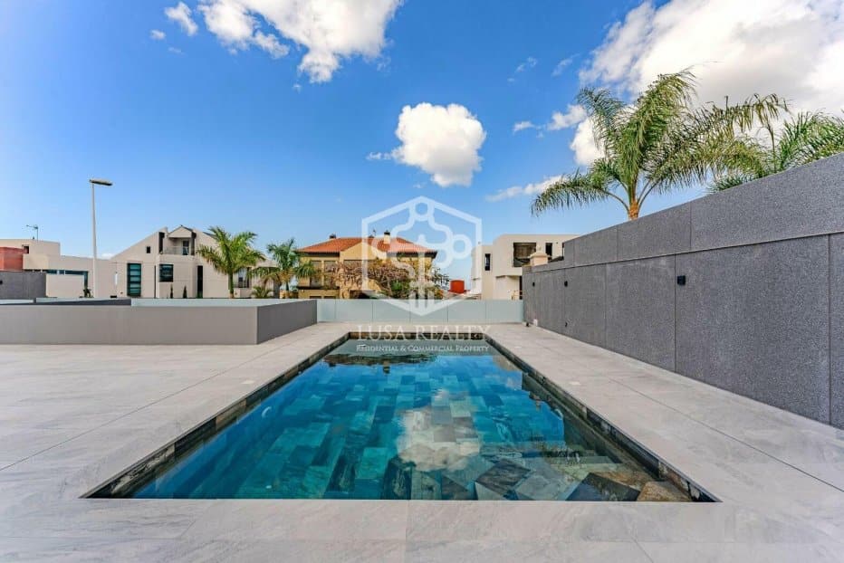 Villa i Adeje, Tenerife, Spanien 4 sovrum, 391 kvm. Nr. 97000