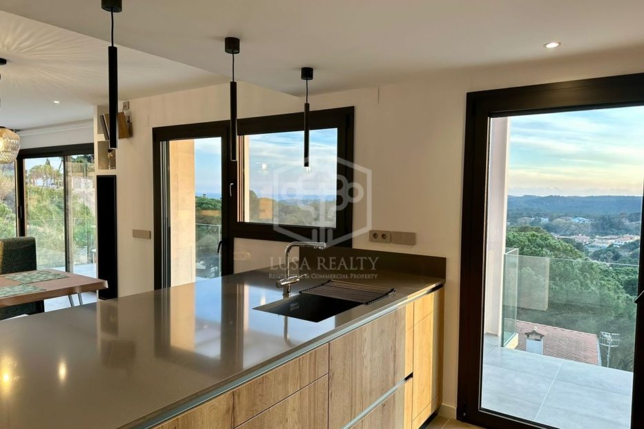 Villa à Lloret de Mar, Girona, Espagne 4 chambres, 387 m2 No. 96999