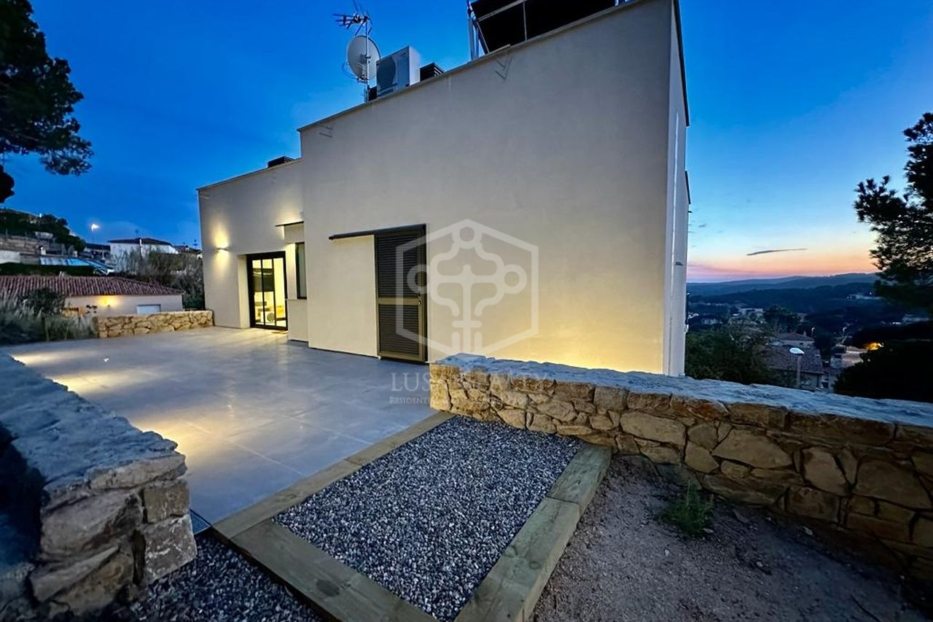 Villa à Lloret de Mar, Girona, Espagne 4 chambres, 387 m2 No. 96999